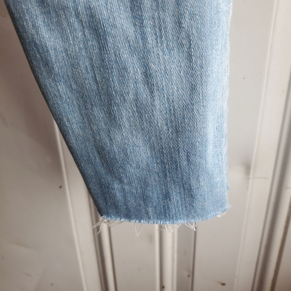 Universal Thread distressed skinny jeans Size 2 NWT - Picture 2 of 6